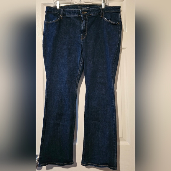 Old Navy Boot-Cut Jeans - Picture 1 of 3